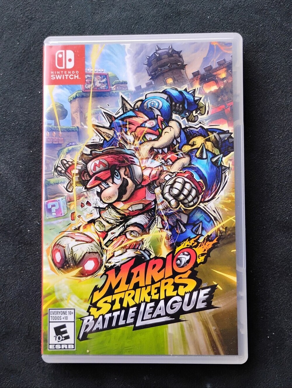 Mario Strikers: Battle League (Nintendo Switch) - Complete in Box (CIB)